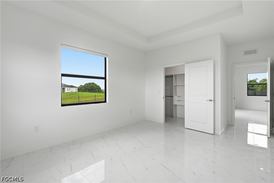 4 Bed SingleFamilyResidence for Sale in Port Labelle, photo 17