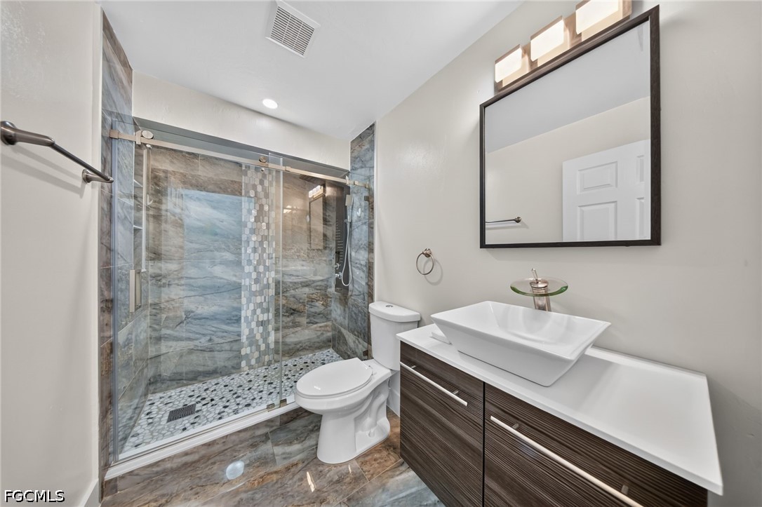 3 Bed SingleFamilyResidence for Sale in Lehigh Acres, photo 17