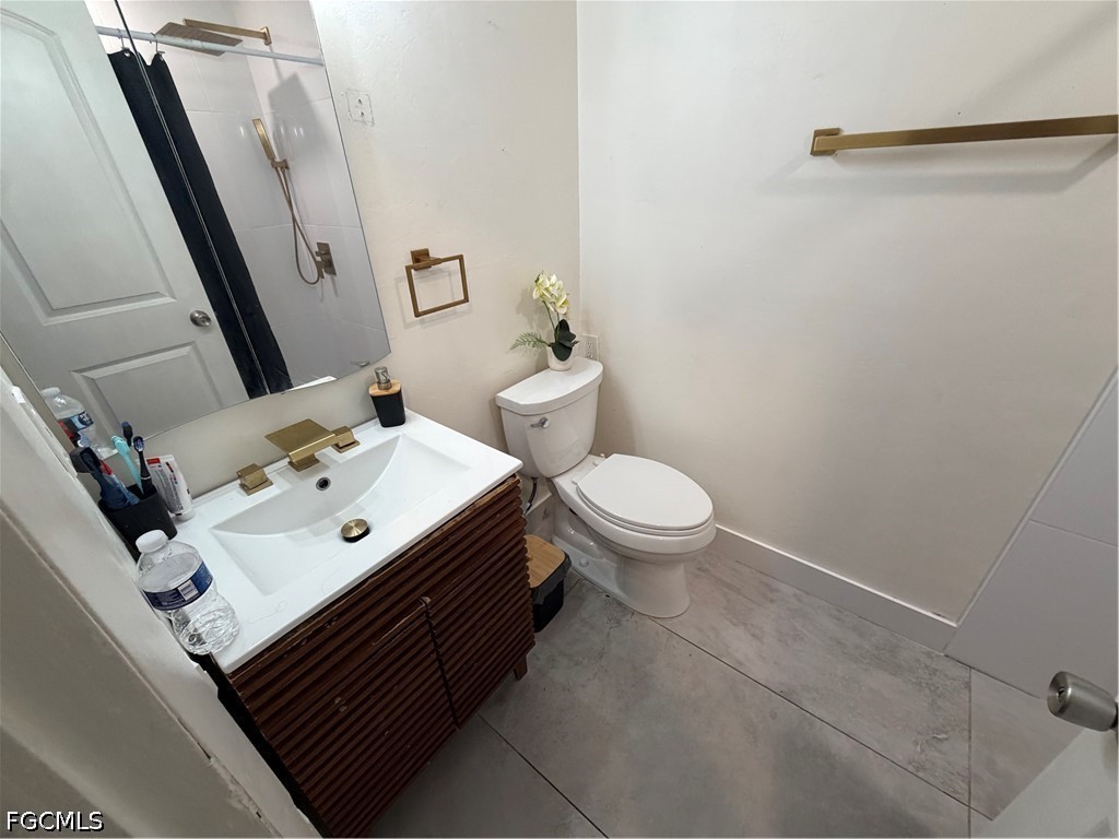 3 Bed Waterfront Home for Sale in North Fort Myers, photo 17