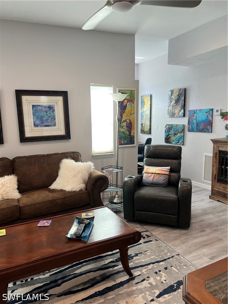 1 Bed Waterfront Home for Sale in Bonita Springs, photo 17