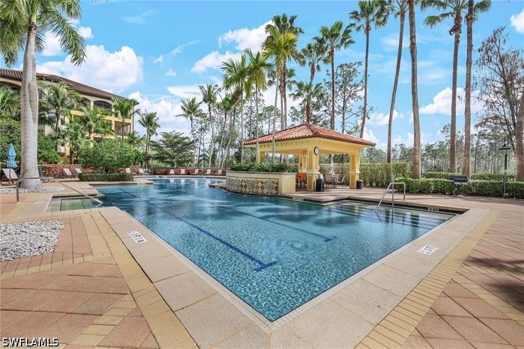 2 Bed Condominium for Sale in Naples, photo 17
