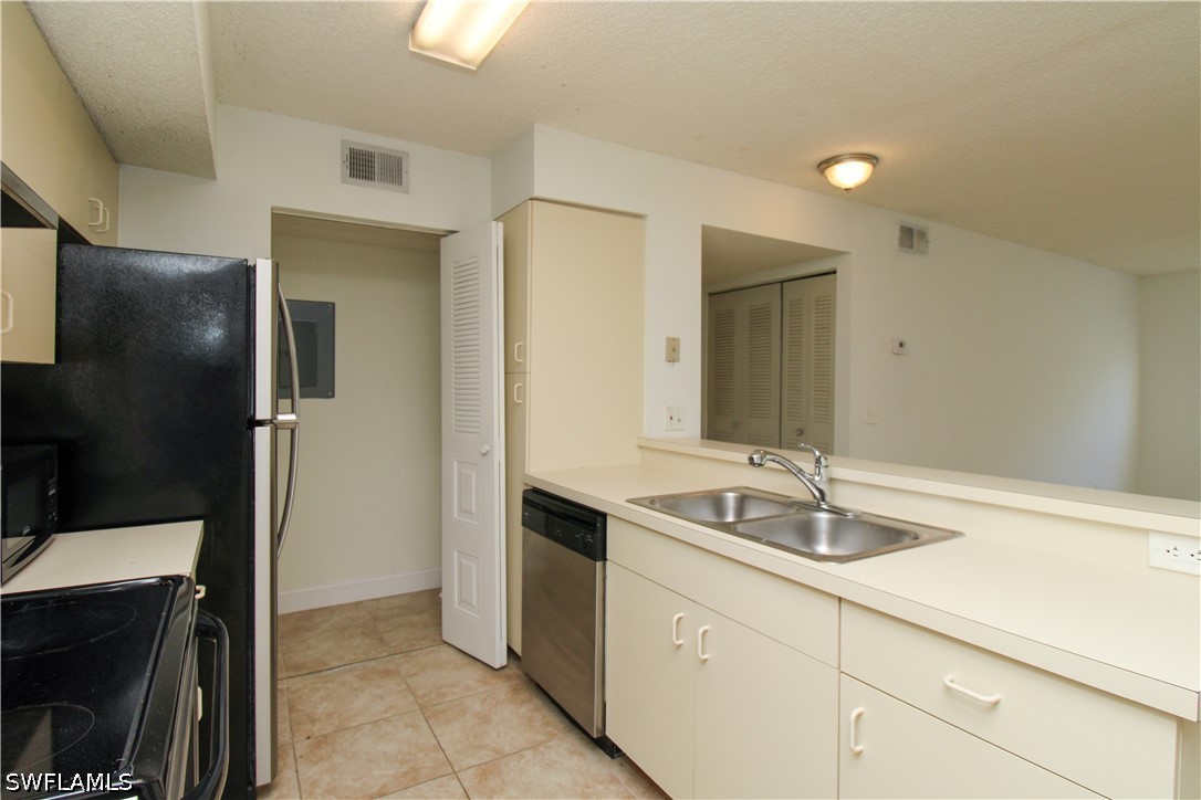 1 Bed Condominium for Sale in Oasis, photo 17