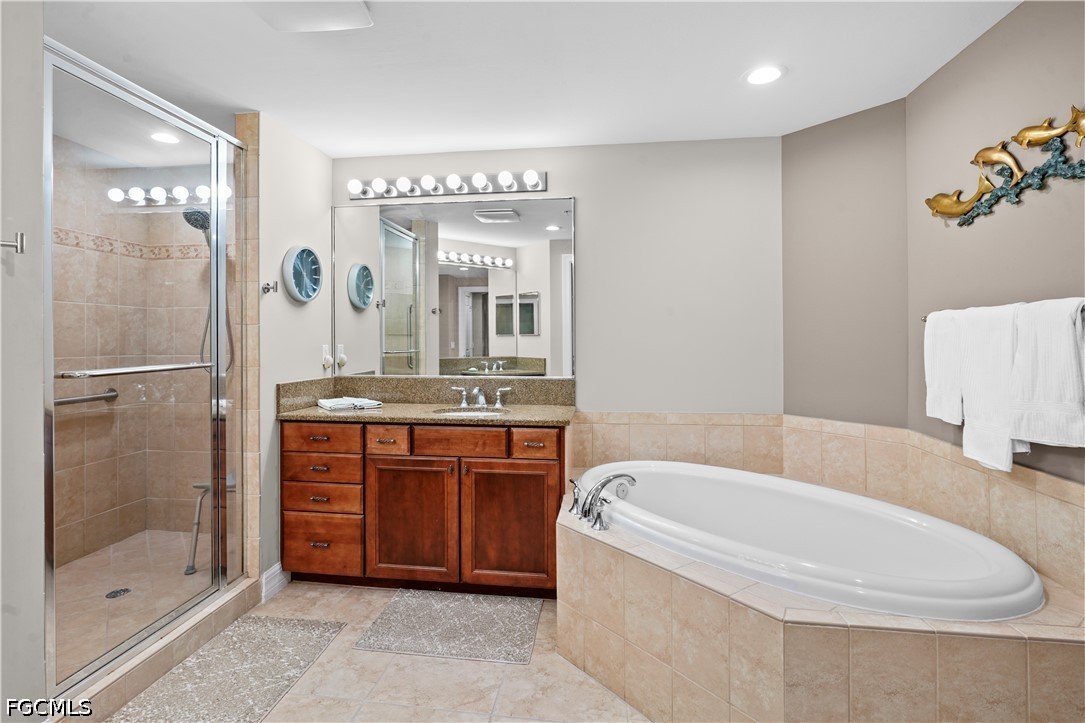 3 Bed Waterfront Home for Sale in North Star Yacht Club, photo 17