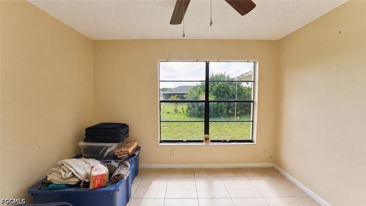 2 Bed SingleFamilyResidence for Sale in Cape Coral, photo 17