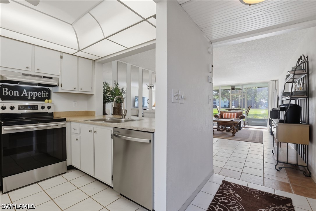 2 Bed Condominium for Sale in Forest Lakes, photo 17