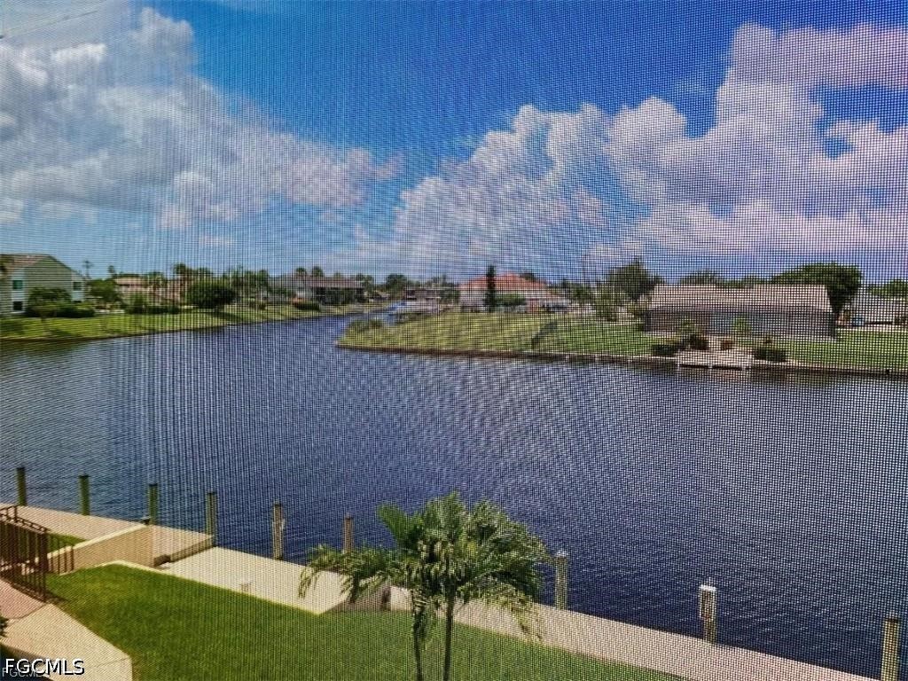 2 Bed Waterfront Home for Sale in Cape Coral, photo 17