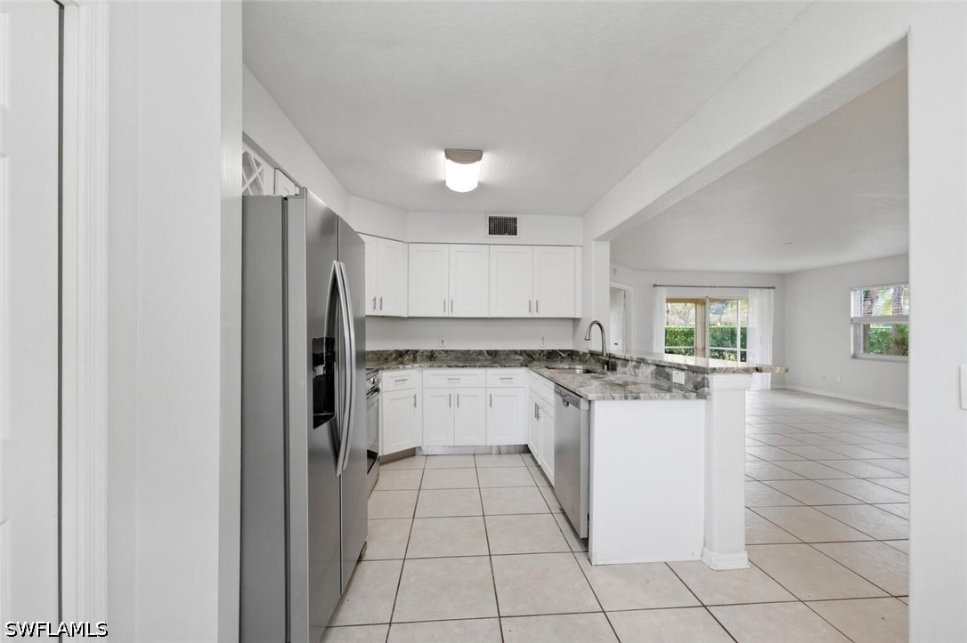 3 Bed Condominium for Sale in Crescent Gardens, photo 17