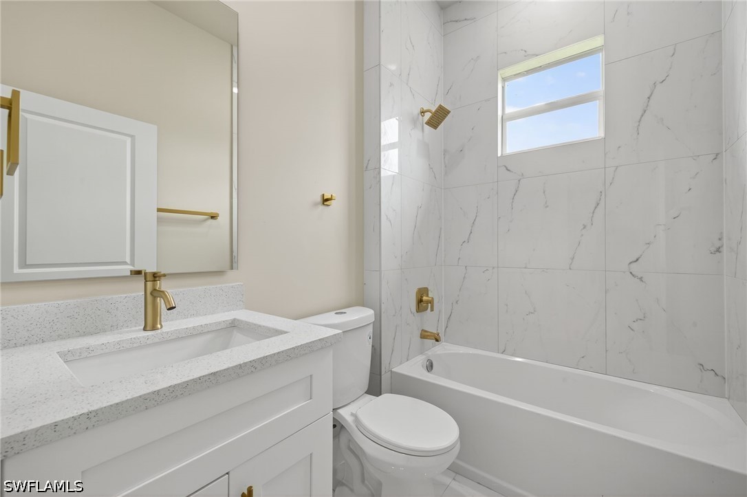 4 Bed SingleFamilyResidence for Sale in Lehigh Acres, photo 17