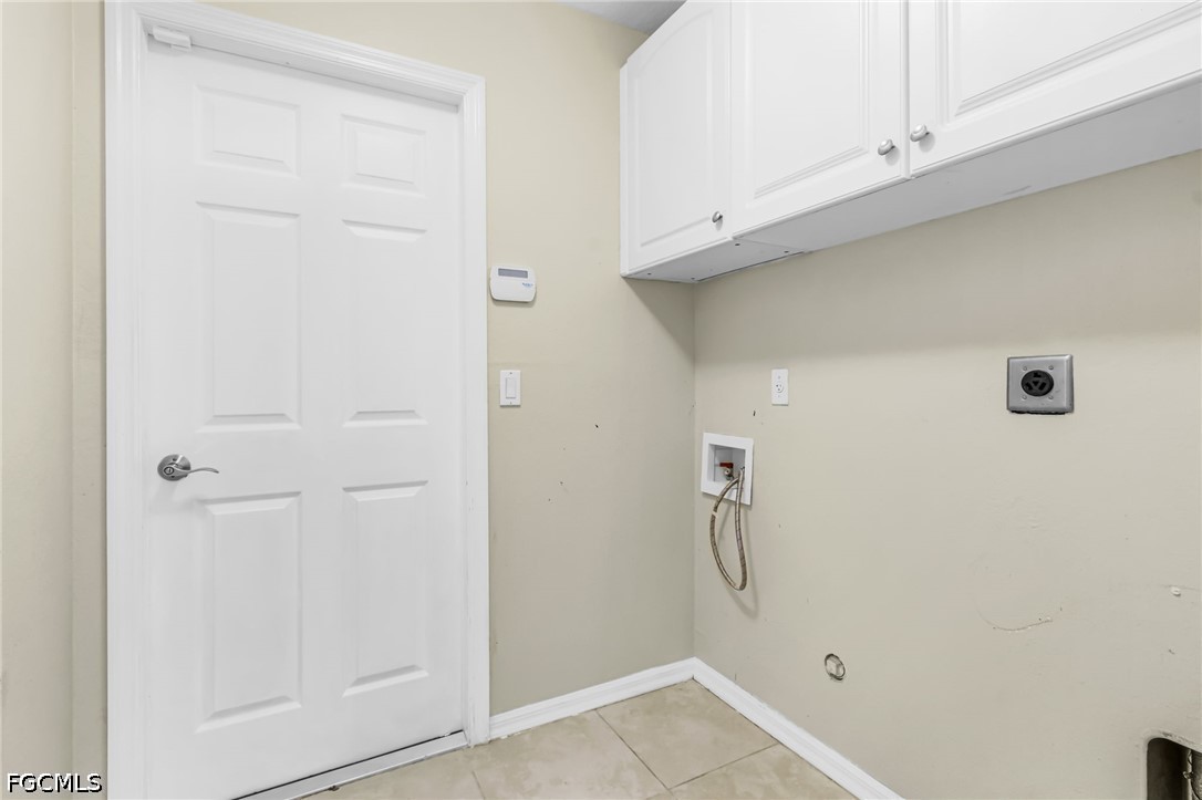 4 Bed SingleFamilyResidence for Sale in Cape Coral, photo 17