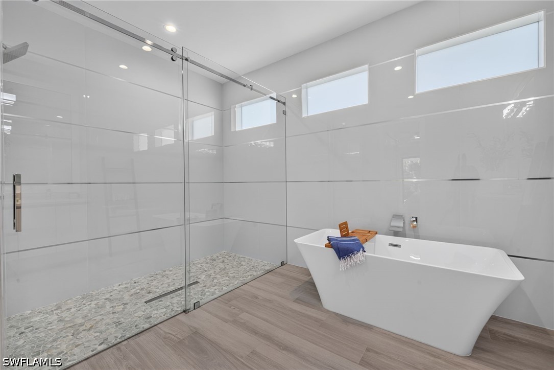 3 Bed SingleFamilyResidence for Sale in Naples, photo 17