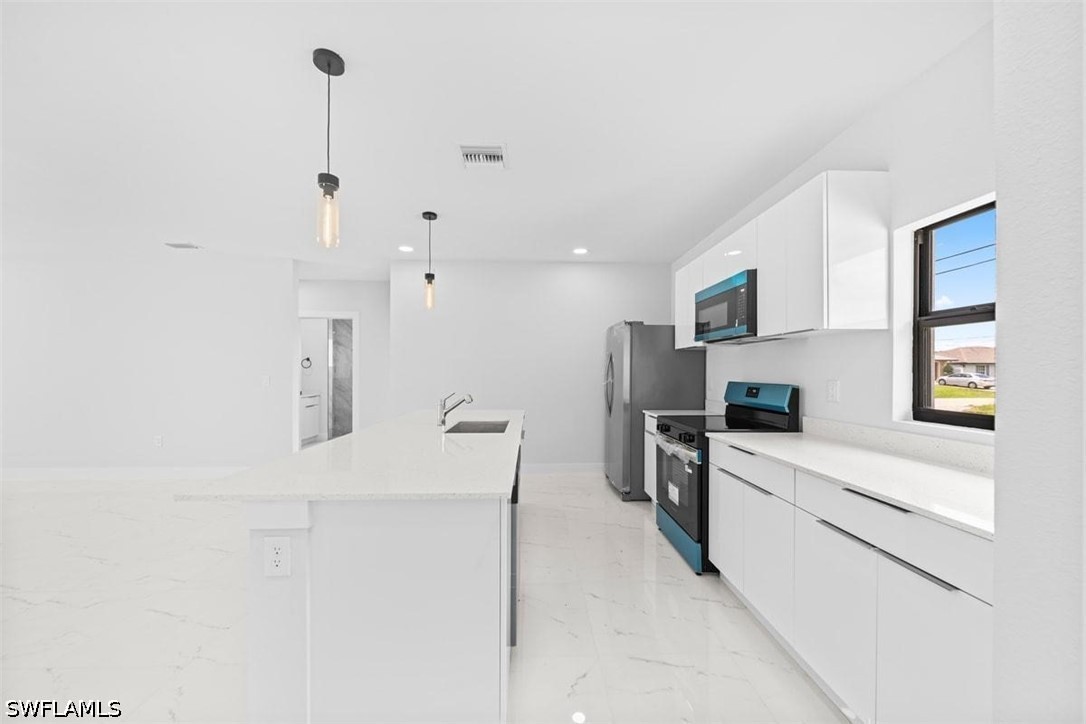 3 Bed SingleFamilyResidence for Sale in Lehigh Acres, photo 17