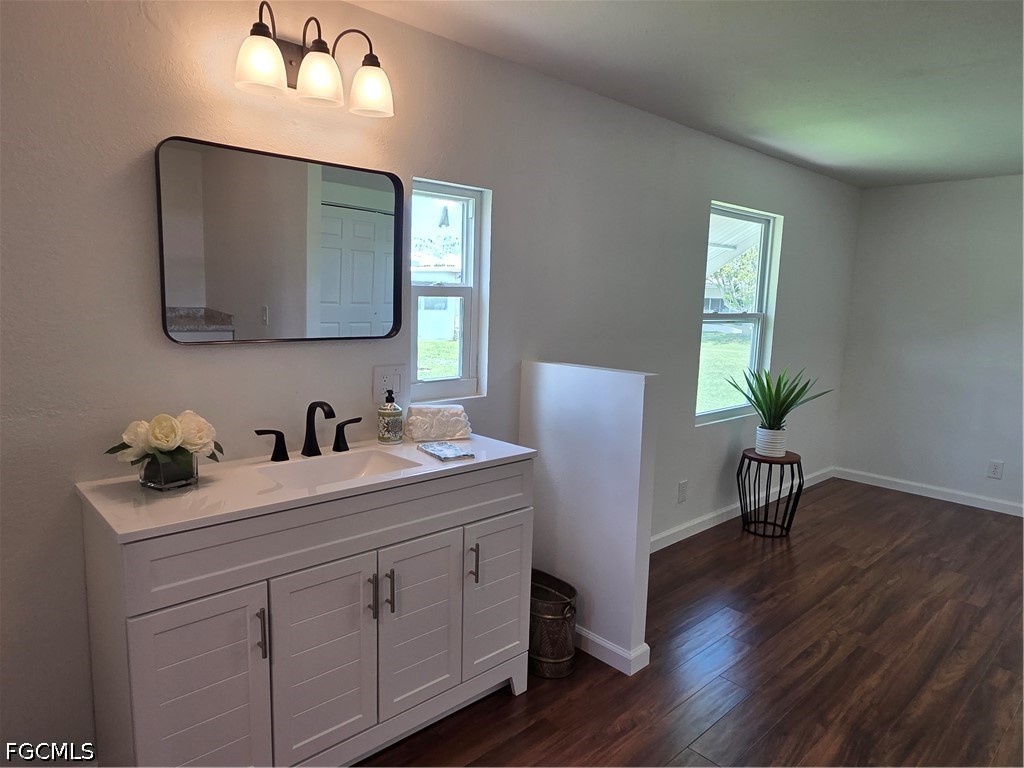 2 Bed ManufacturedHome for Sale in North Fort Myers, photo 17