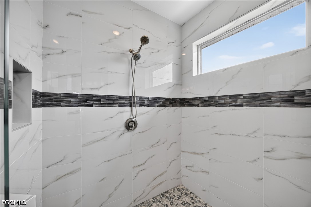 3 Bed Pool Home for Sale in Cape Coral, photo 17