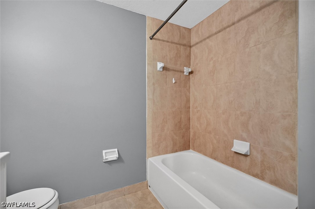 2 Bed Condominium for Sale in Fort Myers, photo 17