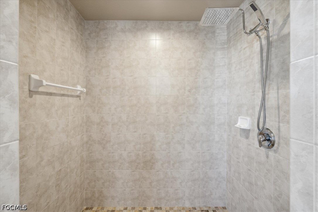 3 Bed Pool Home for Sale in Cape Coral, photo 17