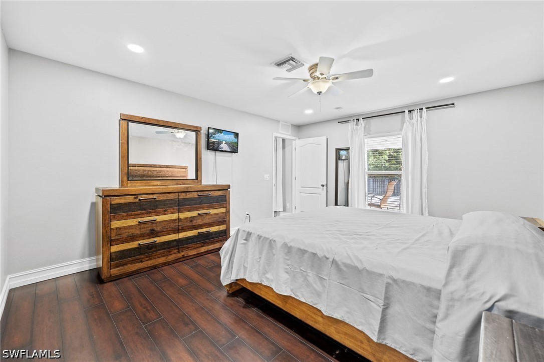 3 Bed SingleFamilyResidence for Sale in Mirror Lakes, photo 17