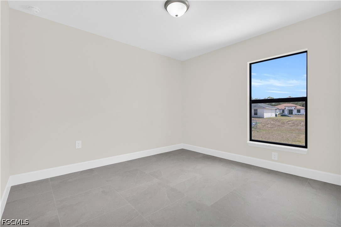 3 Bed SingleFamilyResidence for Sale in Lehigh Estates, photo 17