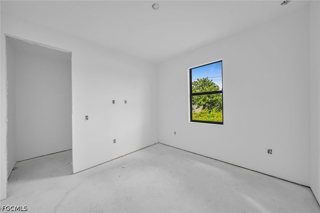 3 Bed SingleFamilyResidence for Sale in Cape Coral, photo 17