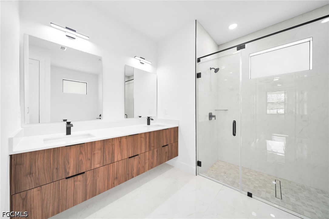 3 Bed SingleFamilyResidence for Sale in Cape Coral, photo 17