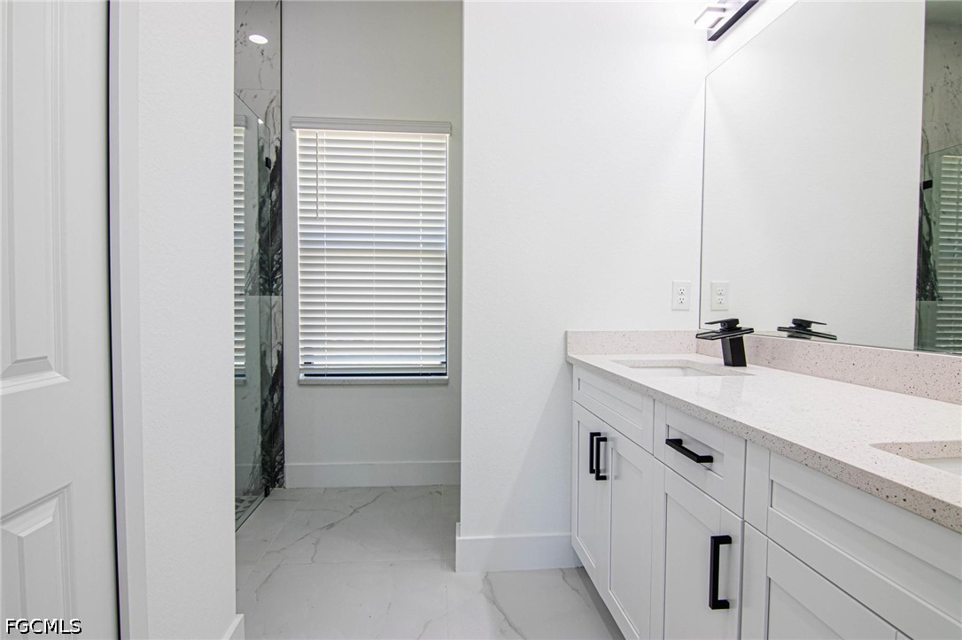 4 Bed SingleFamilyResidence for Sale in Lehigh Acres, photo 17