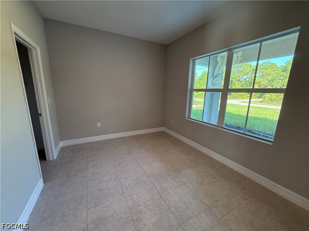 3 Bed SingleFamilyResidence for Sale in Lehigh Acres, photo 17