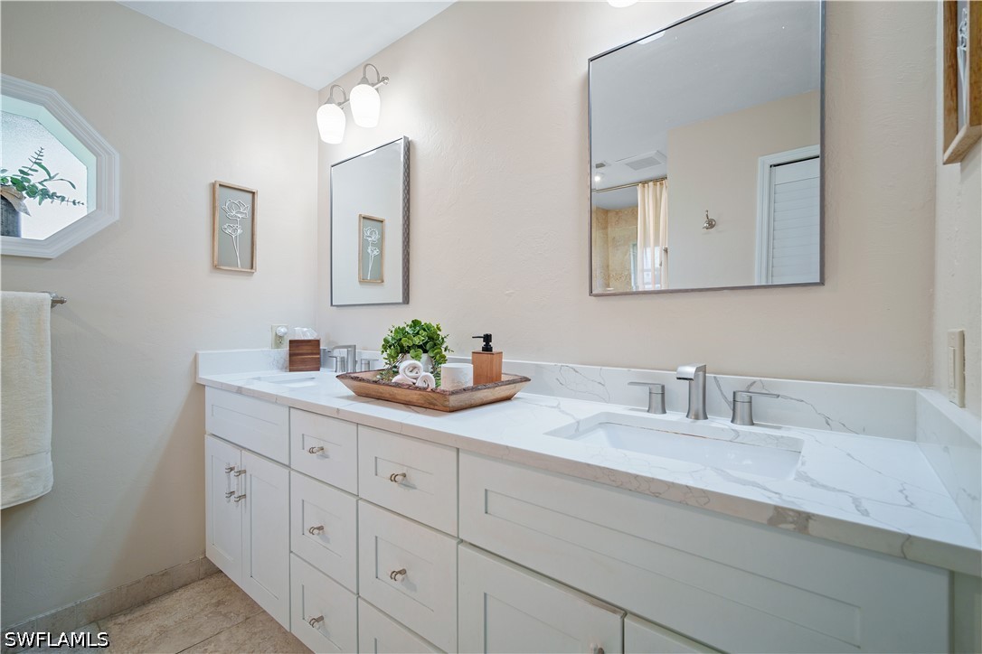 3 Bed SingleFamilyResidence for Sale in Naples, photo 17