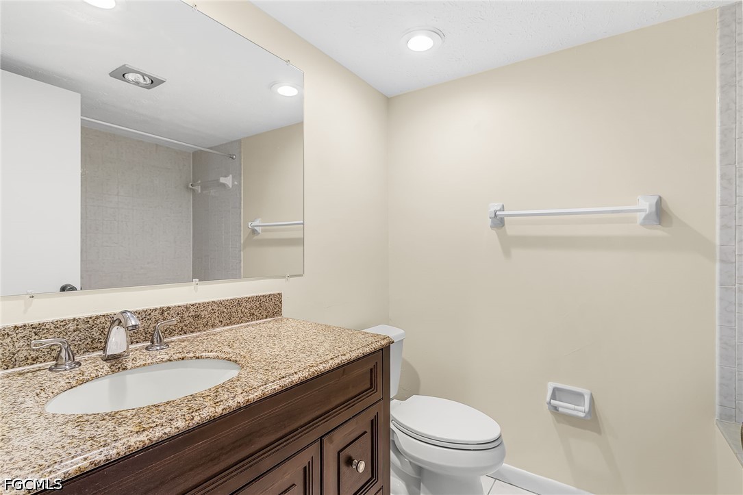 2 Bed Waterfront Home for Sale in Fort Myers, photo 17