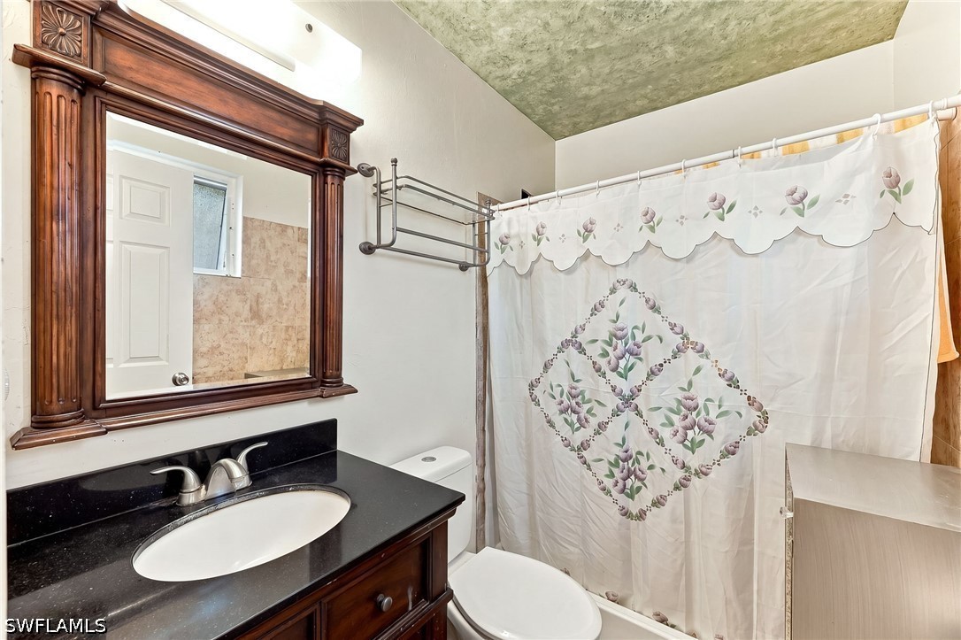 3 Bed SingleFamilyResidence for Sale in Naples, photo 17