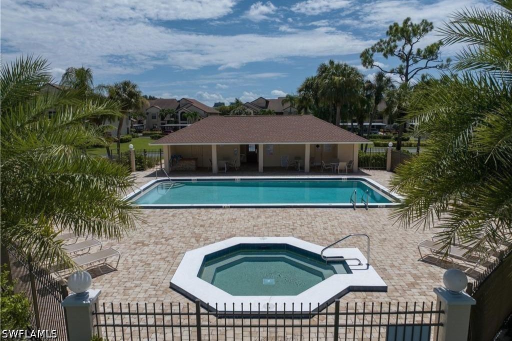 2 Bed Waterfront Home for Sale in Fort Myers, photo 17