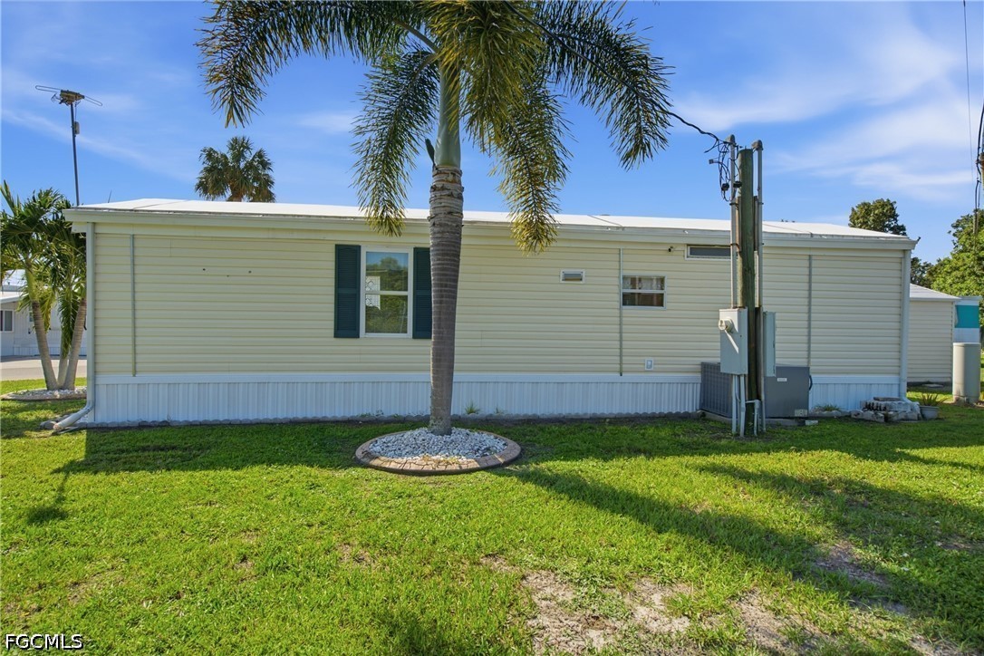2 Bed ManufacturedHome for Sale in Fort Myers, photo 17