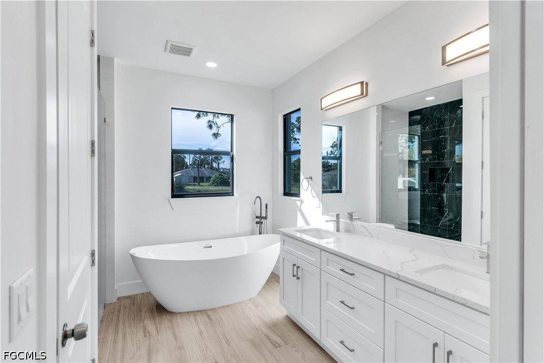 3 Bed SingleFamilyResidence for Sale in Lehigh Acres, photo 17