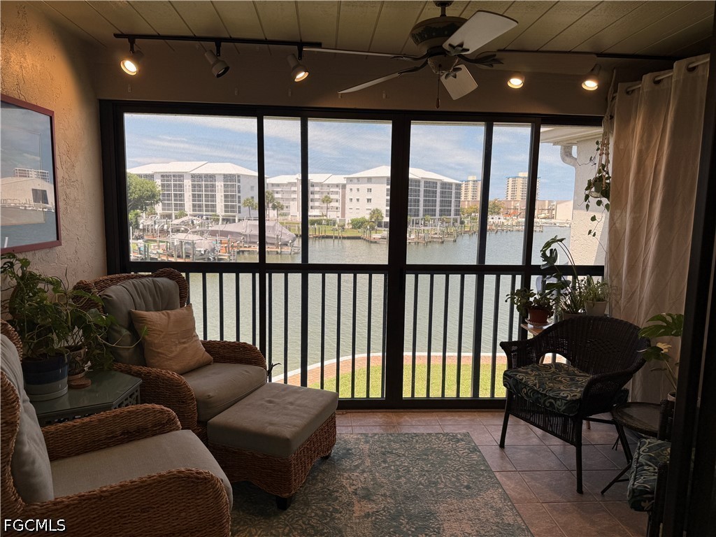 1 Bed Waterfront Home for Sale in Fort Myers Beach, photo 17