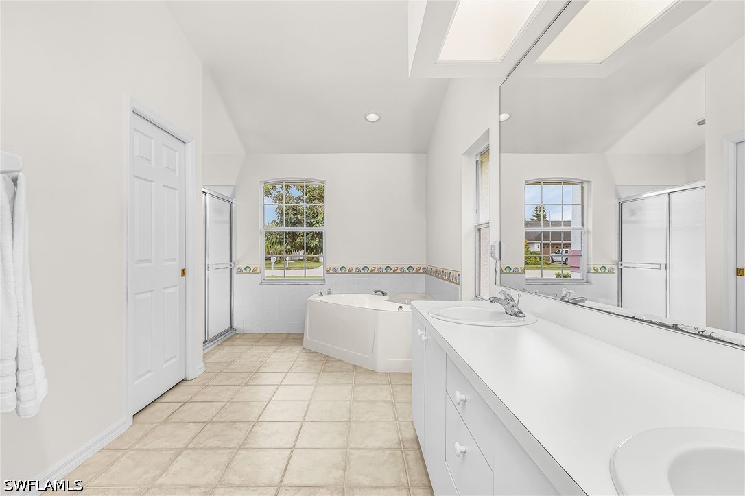 3 Bed Waterfront Home for Sale in Naples, photo 17