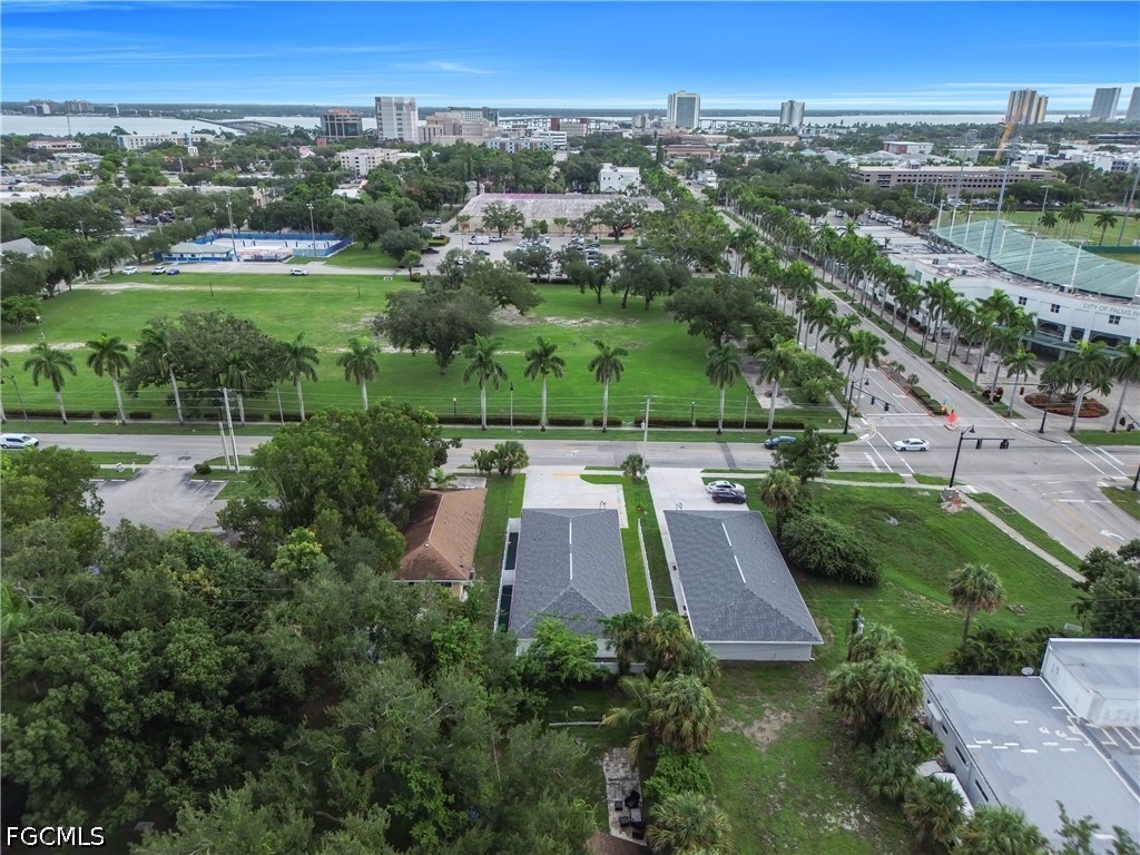 6 Bed Duplex for Sale in Fort Myers, photo 17