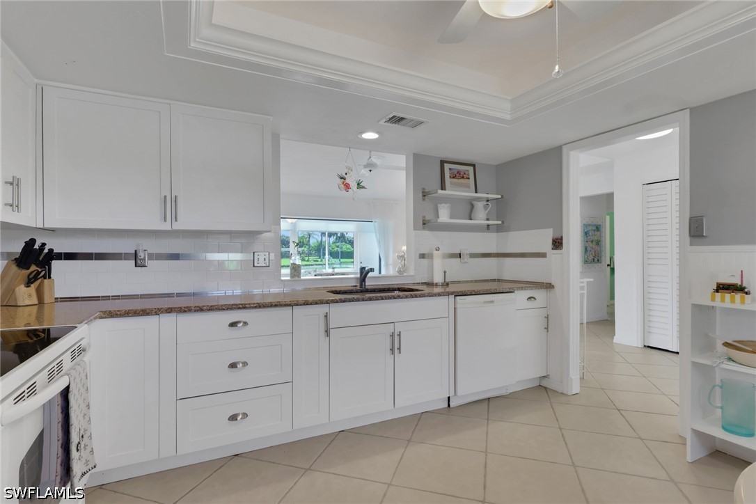 3 Bed Waterfront Home for Sale in Naples, photo 17