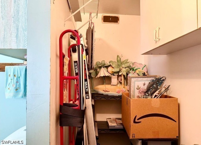 1 Bed ManufacturedHome for Sale in Naples, photo 17