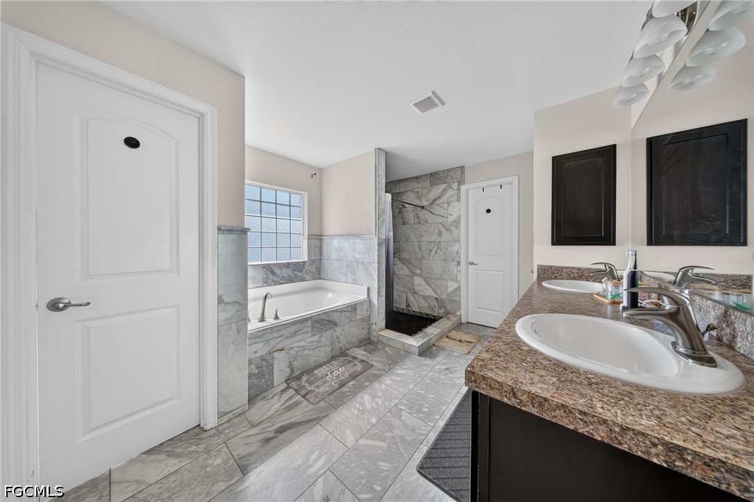 4 Bed Pool Home for Sale in Cape Coral, photo 17