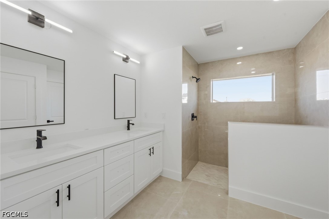 3 Bed Waterfront Home for Sale in Cape Coral, photo 17