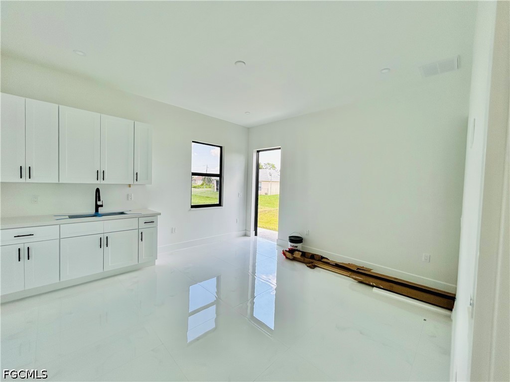 4 Bed SingleFamilyResidence for Sale in Lehigh Acres, photo 17
