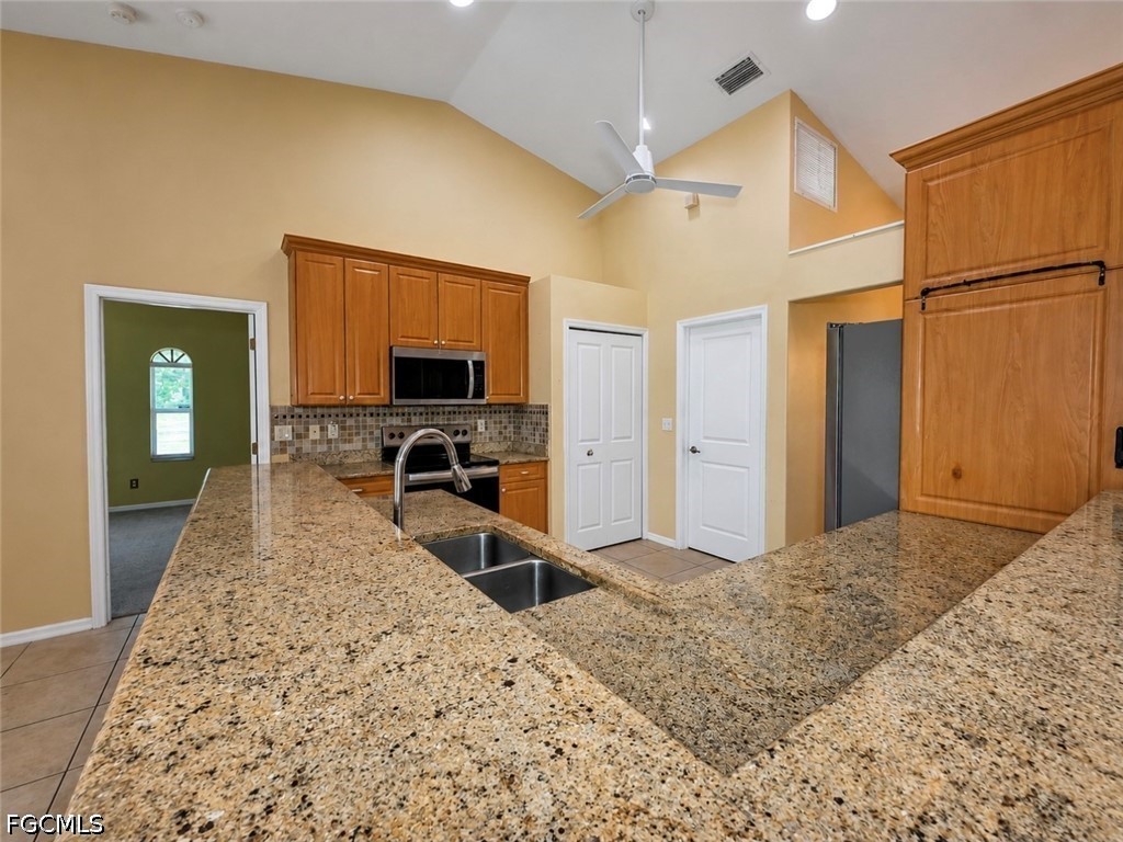 3 Bed Pool Home for Sale in Cape Coral, photo 17
