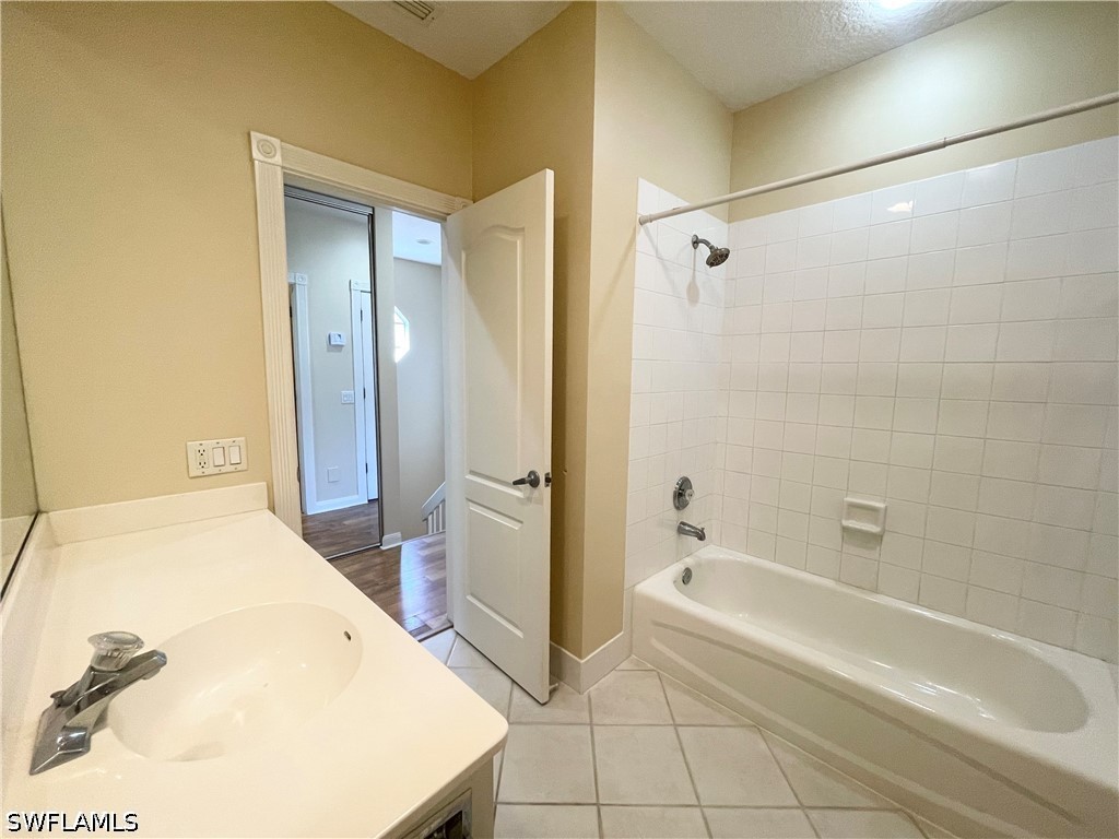 3 Bed Waterfront Home for Sale in The Cove, photo 17
