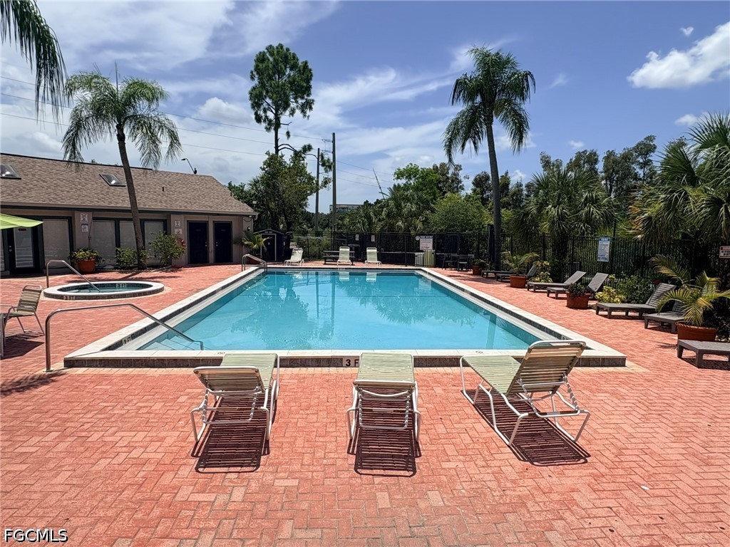 1 Bed Condominium for Sale in Village Creek, photo 17
