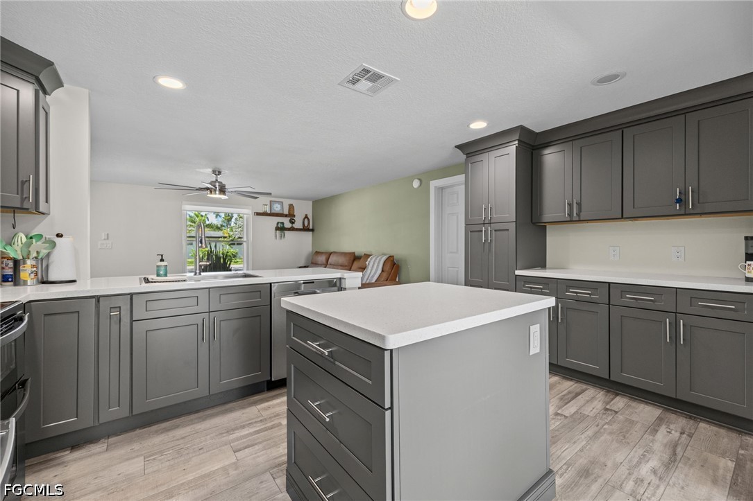 3 Bed SingleFamilyResidence for Sale in Caloosa View, photo 17