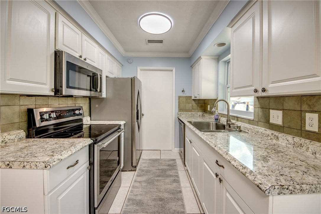 3 Bed SingleFamilyResidence for Sale in Naples, photo 17