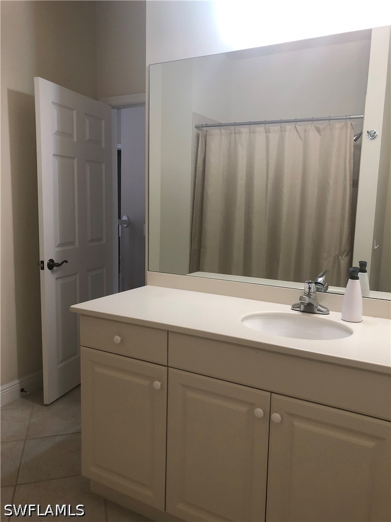2 Bed Waterfront Home for Sale in Fort Myers, photo 17
