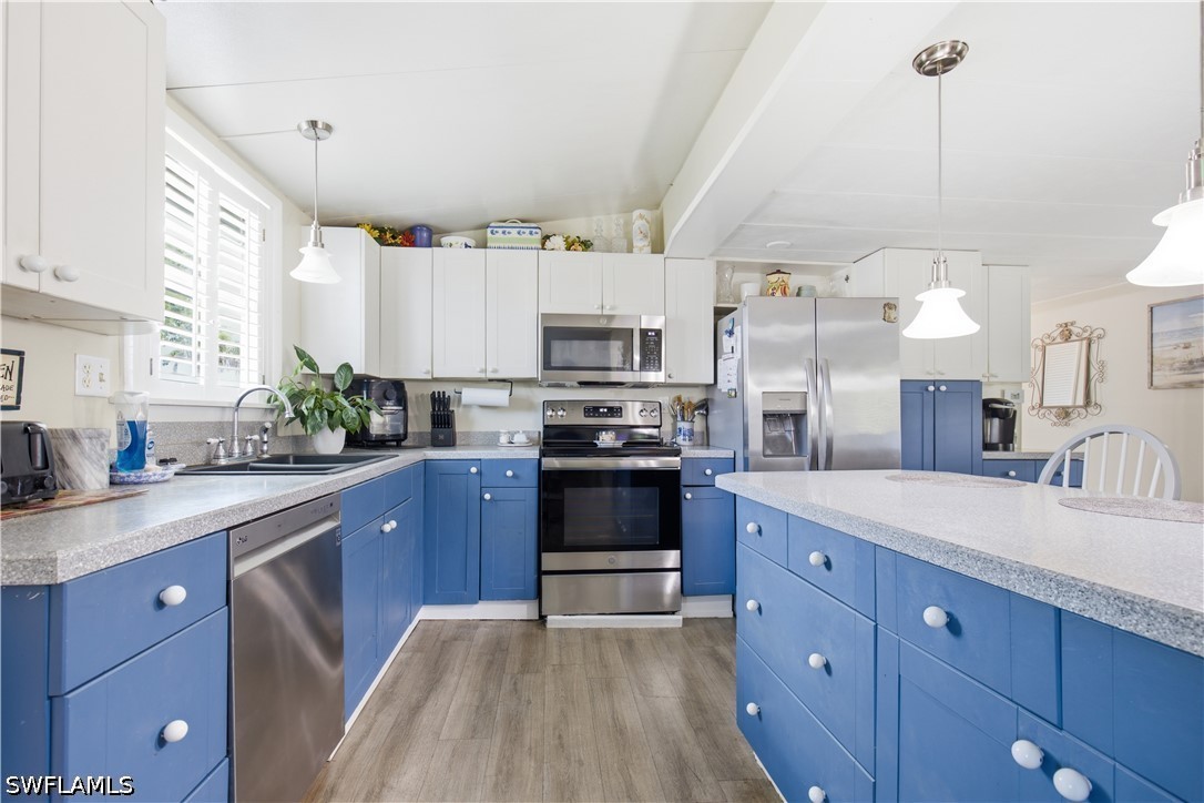 2 Bed ManufacturedHome for Sale in Naples, photo 17