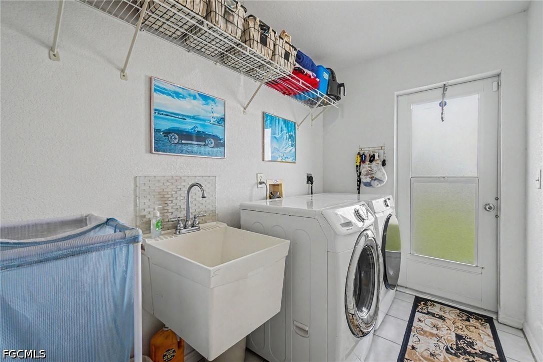 3 Bed Pool Home for Sale in Cape Coral, photo 17
