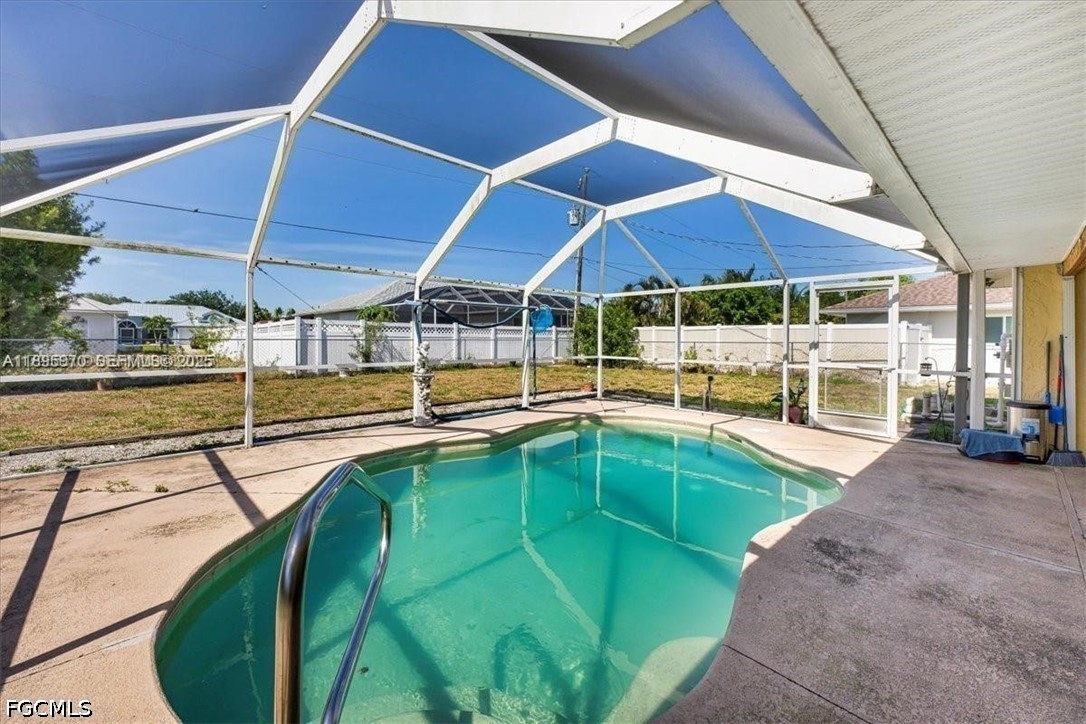 3 Bed Pool Home for Sale in Cape Coral, photo 17