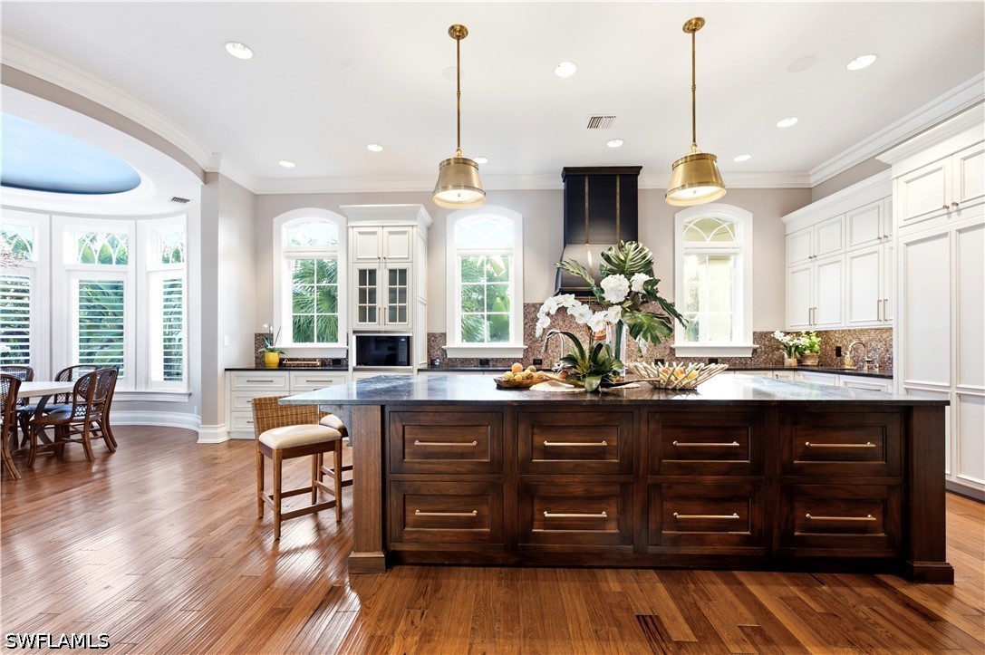 5 Bed Pool Home for Sale in Olde Naples, photo 17