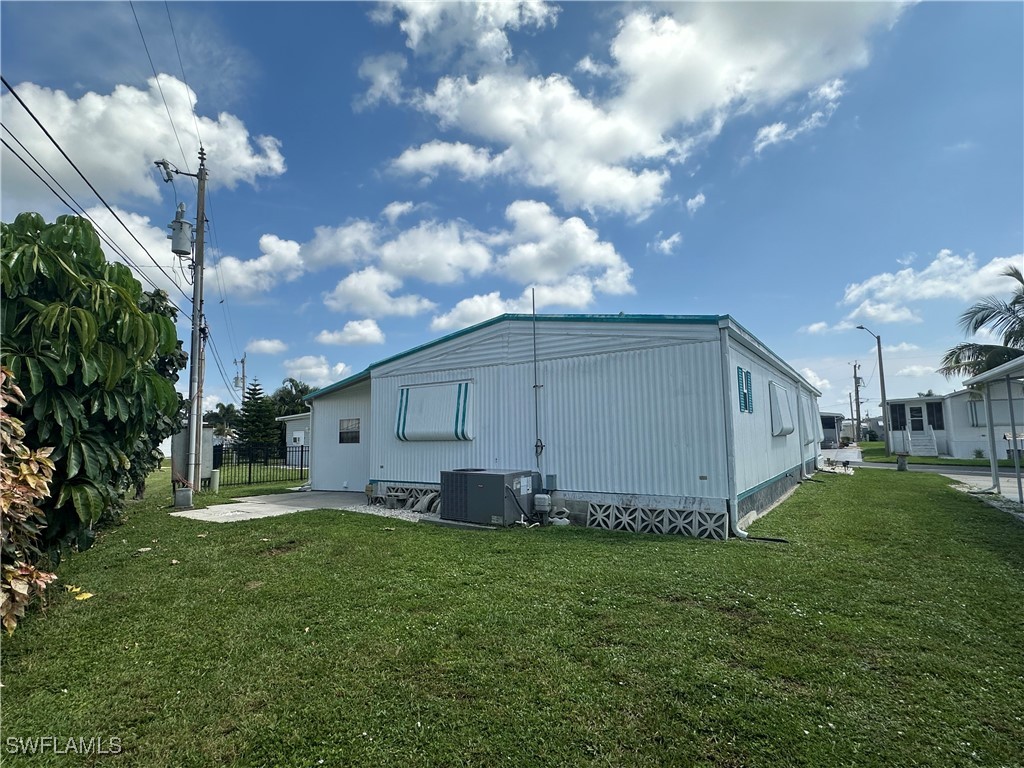 2 Bed ManufacturedHome for Sale in Carriage Village, FL — photo 18